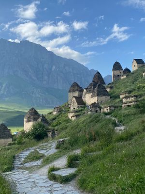 Кармадонское ущелье, Даргавс, Фиагдон