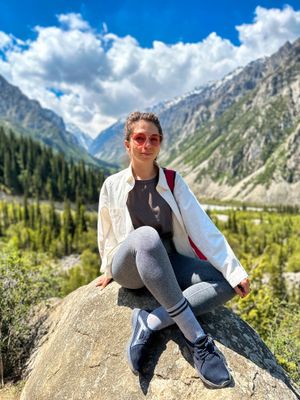 Ущелье 7 быков, водопад, альпийские луга в долине