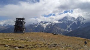 Водопад Девичьи косы, обсерватория
