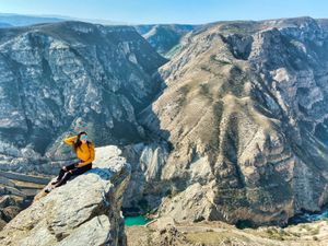 Бархан Сарыкум и Сулакский каньон