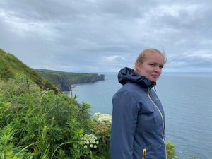 Халактырский пляж, сопка Мишенная, Три брата