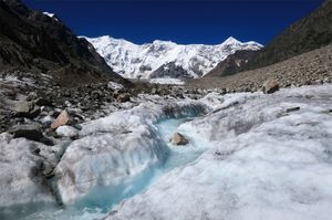 Ледник Мижирги и первое поле под горой Брно