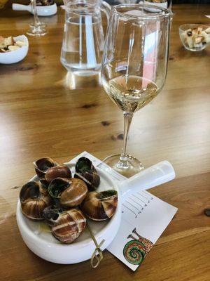 Вино, улитки и история