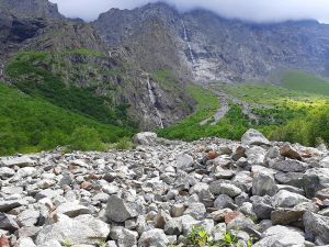Поездка в горы через три ущелья и два перевала