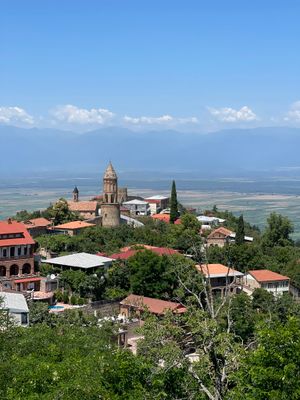 Знакомство с Грузией: полное погружение! Горы, еда, вино, храмы