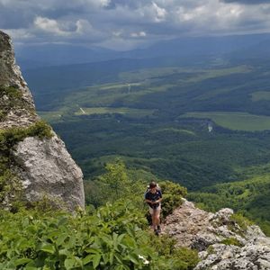 Азишская пещера, плато Лаго-Наки, скала Утюг