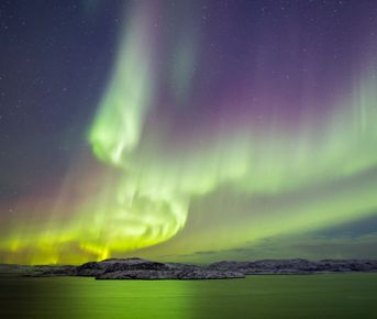 Охота за Северным сиянием: наука, истории и обворожительные виды