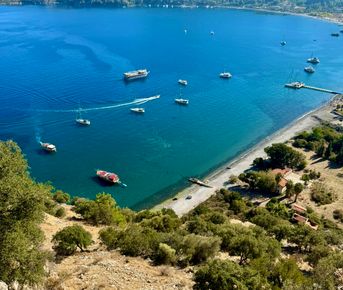 Устрой себе Новогодние каникулы на Средиземном море на парусной яхте.