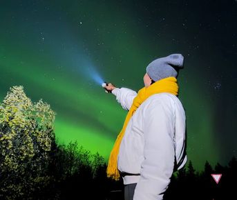 Небесный танец Авроры : охота на северное сияние