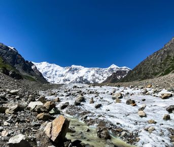 Безенги. Главные стены Кавказа. Палаточный лагерь