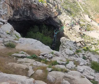 Мавзолей Домалак-ана и пещера Акмешит: Святые места за 1 день