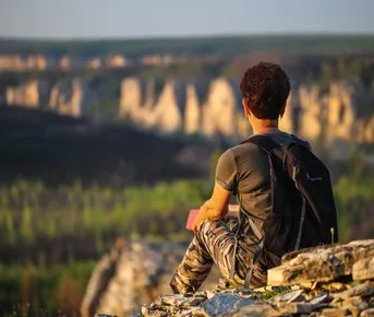 Золотые скалы реки Синяя. Синские и Ленские Столбы