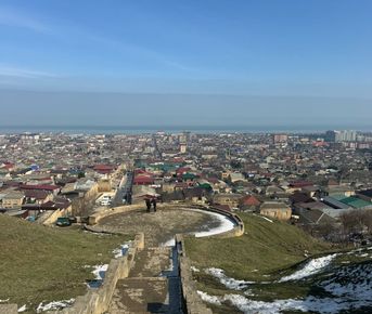 Древний Дербент и экраноплан Лунь