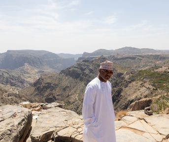 Из Маската — в древнюю крепость Низва и к величественным горам