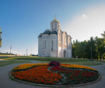 От белокаменных храмов и хрустальных гранях: тур с ретропоездом