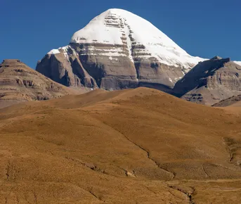 Тибет через Лхасу: Кора Полнолуния вокруг горы Кайлас на Сага-Даву