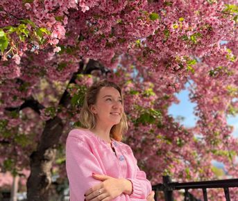 В Японию На цветущую сакуру