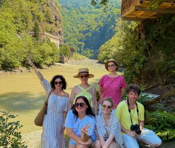 Грузия за 7 дней: Тбилиси, Кахетия, Рача, Батуми : горы, море, хинкали и вино