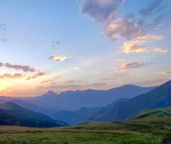 Точки притяжения: Эльбрус, Домбай, голубые озера Балкарии