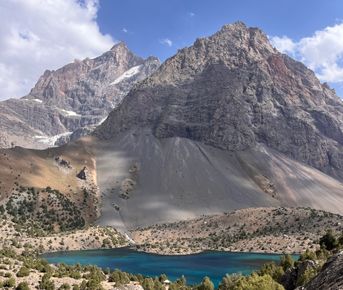 Фанские горы без рюкзаков — тур по Таджикистану