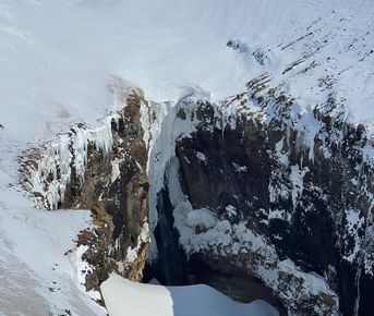 Каньон Опасный и Дачные источники: Снегоходный тур к сердцу Мутновки