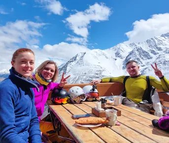 Горнолыжные 7 дней на Эльбрусе и Чегете с поездкой в Чегемское ущелье  - Лучшая цена!