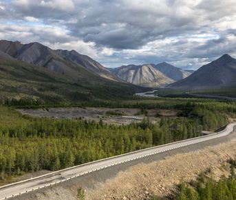 По старому Колымскому тракту летом (турбазы и палатки)