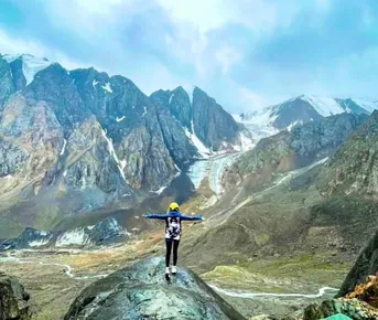 Долина Актру и цветение Маральника