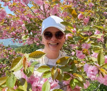 Япония : вечно прекрасная сакура 2025