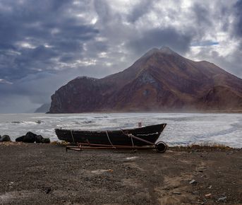 Бухта Тихая, Клоковский водопад и ворота тории — зимняя сказка на джипе