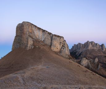 7 вершин Скалистого хребта: Восхождение на вершины М. и Б. Тхач + йога