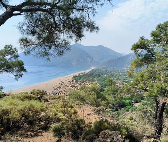 Ретрит в Чиралах: тур с тренинговой программой в деревне на берегу средиземного моря