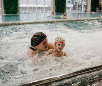 Семейная перезагрузка.  Йога, спа и театр для всей семьи, 0+