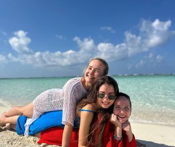 Интенсив по созданию контента на Мальдивах. Как эксперту продавать себя в соц сетях?