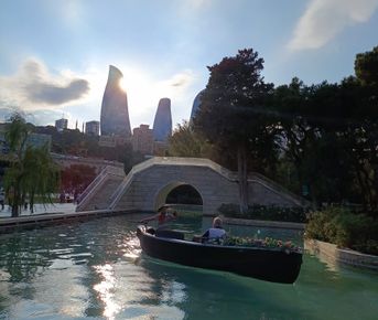 Старый город и современный Баку - в деталях