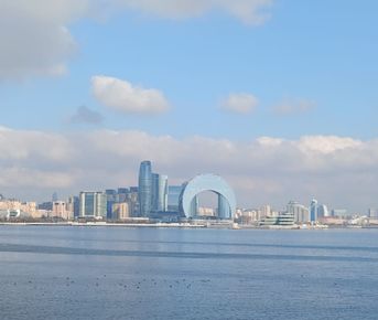 Старый город и современный Баку - в деталях