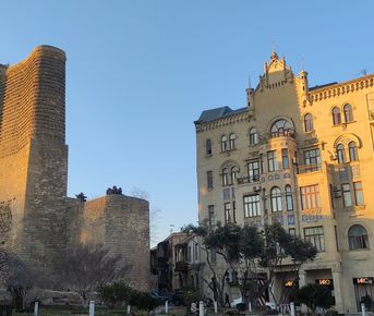 Старый город и современный Баку - в деталях