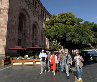 8марта для нее-5 дней вдохновения в Армении