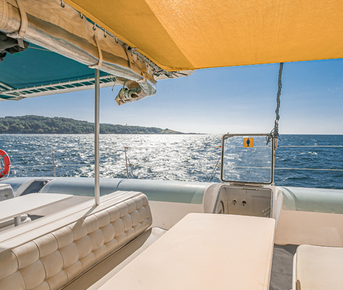 Групповой тур на катамаране по островам Пхукета (Полный день)