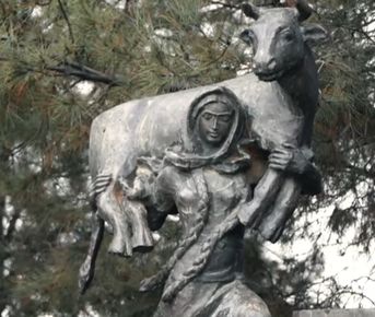 Гянджа — легенда в камне и стихах