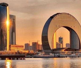 Старый город и современный Баку - в деталях