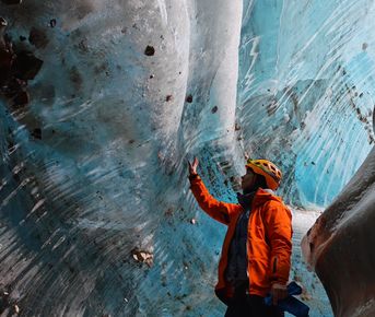 Ледник Богдановича и Октябрьская пещера