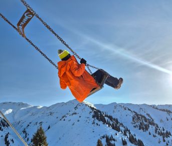 Небесные качели и пик Фурманова (3053 м)