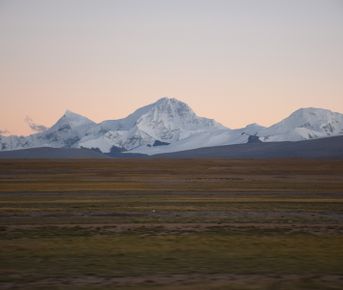 Доступный Тибет: монастыри и Эверест