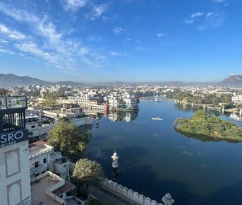 Яркие краски Раджастана: от столицы Индии к озерному краю Удайпур