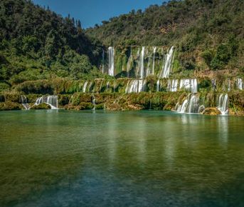 Путешествие по Восточному Китаю: Шанхай, древние деревни, водопады и горы Хуаншань