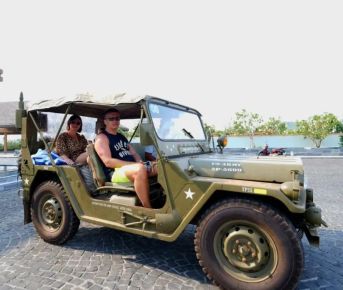 Военный джип-тур по Фукуоку с обедом и пляжем морских звёзд