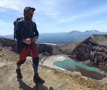 Восхождение на вулкан Горелый и осмотр кратера