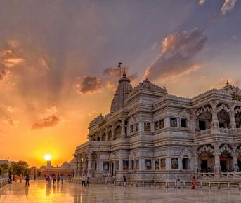 Путешествие в Индию От лилы Кришны к тайнам Шивы