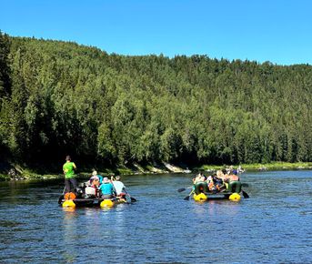 Сплав по Чусовой: вниз по реке теснин